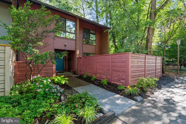 11733 Indian Ridge Rd, RESTON, VA 20191