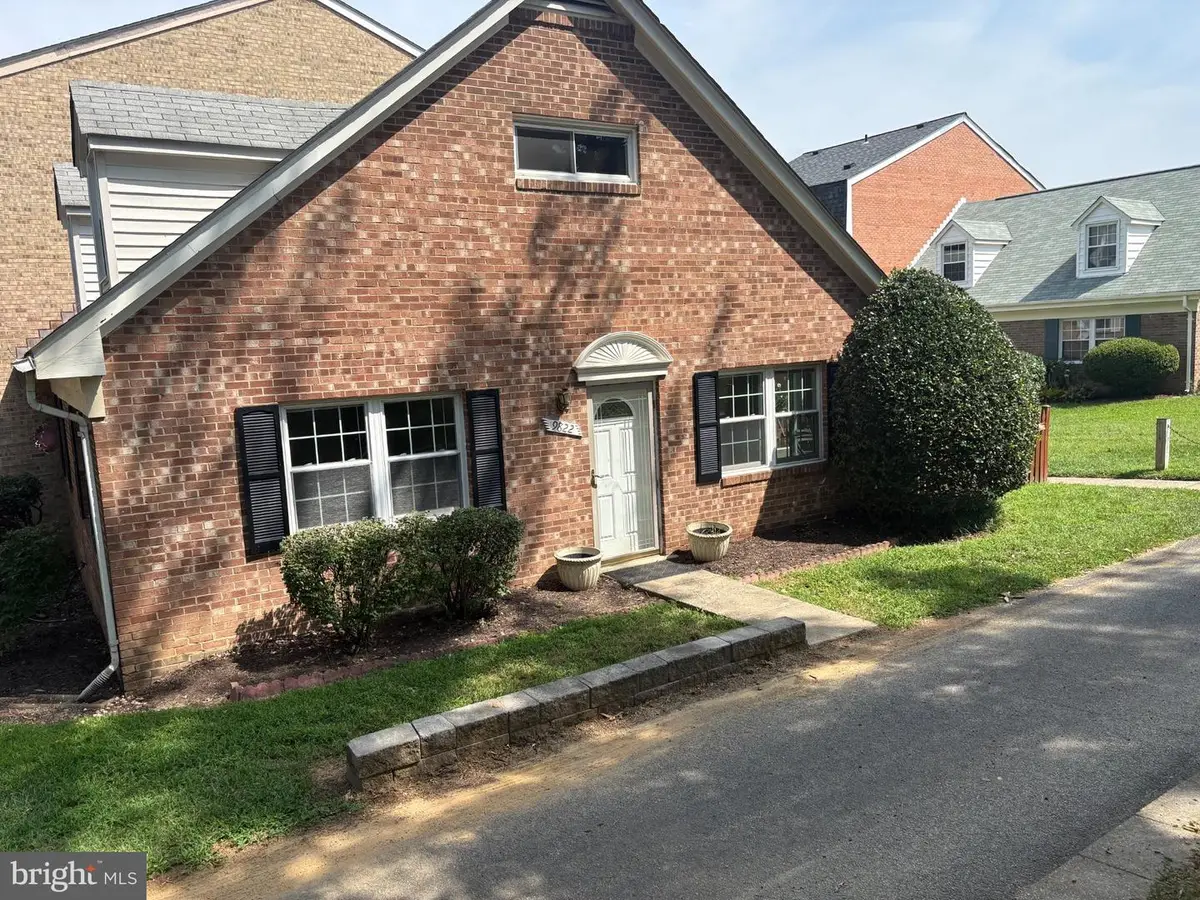 9822 Hagel Cir, Lorton, VA 22079 - #1