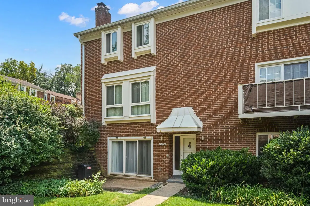 3824 Persimmon Cir, Fairfax, VA 22031 - #1