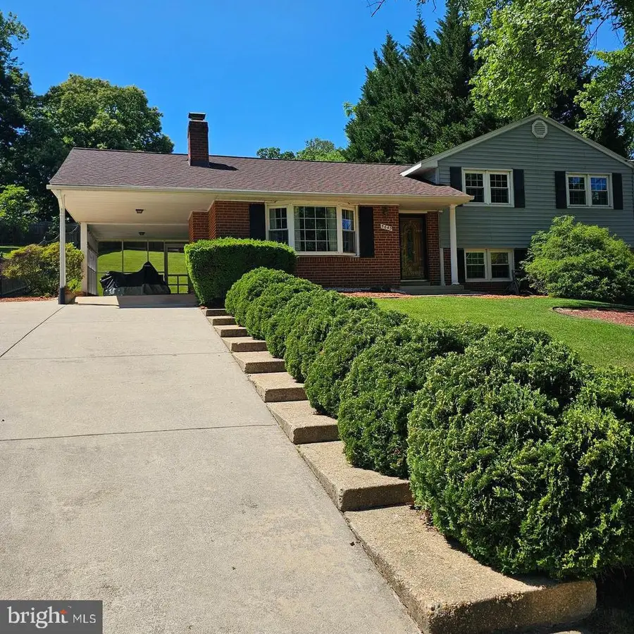 5643 Inverchapel Rd, Springfield, VA 22151 - #2