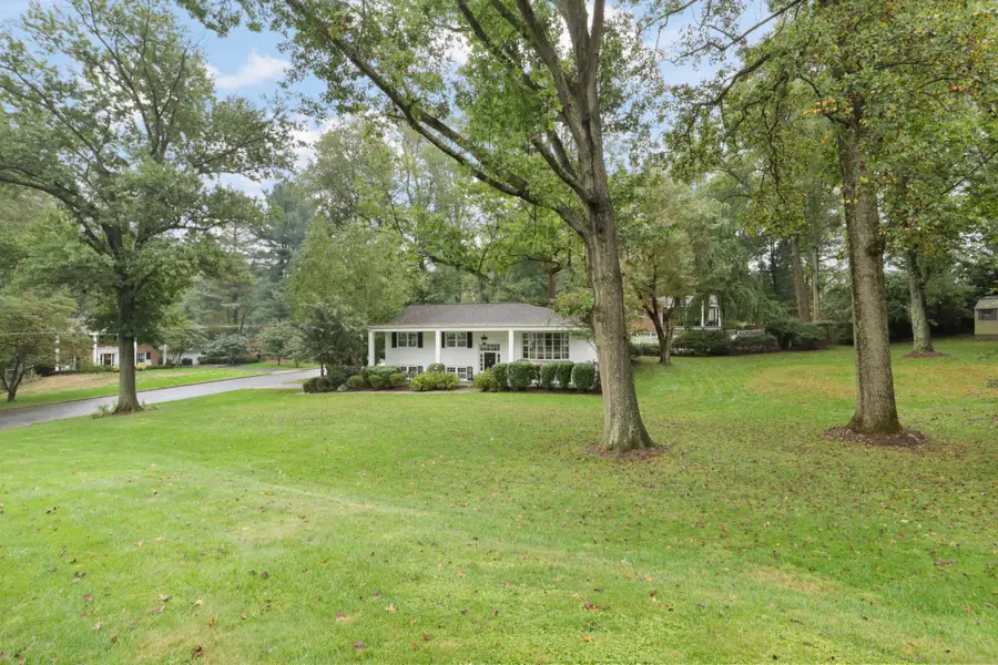 1521 Forest Villa Ln, McLean, VA 22101 - #3