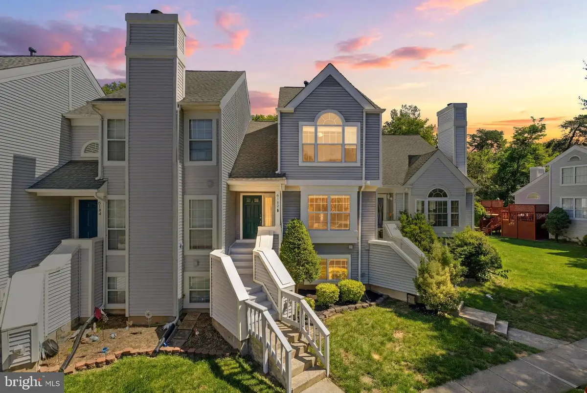 6182 Stonepath Cir, Centreville, VA 20120 - #1