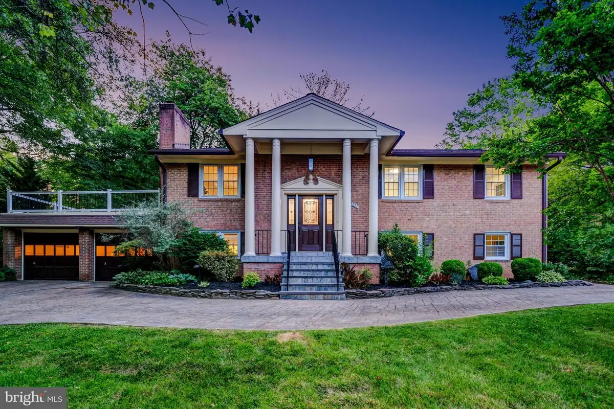 5227 Grinnell St, Fairfax, VA 22032 - #1