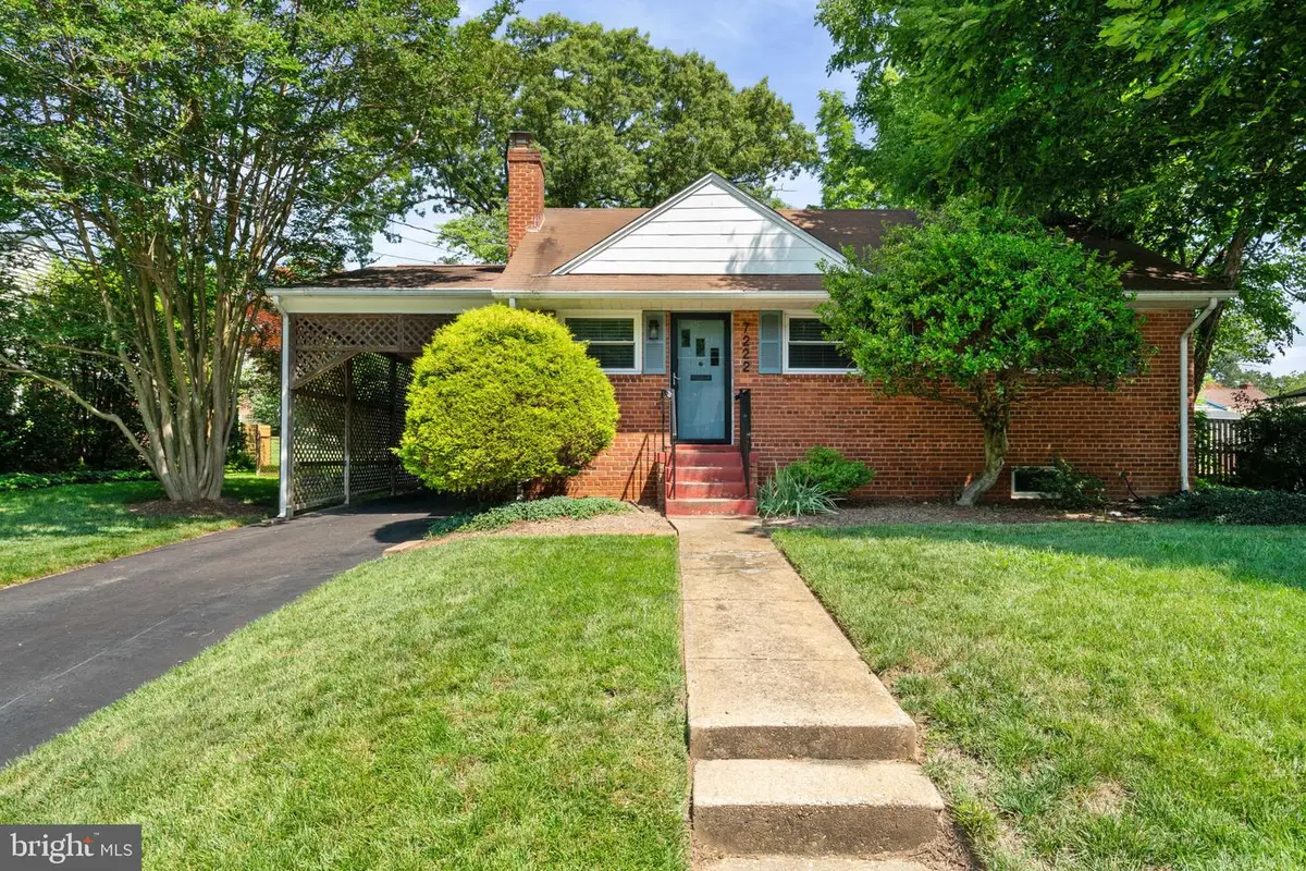 7222 Wayne Dr, Annandale, VA 22003 - #1