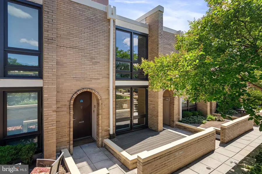 1620 Chimney House Rd, Reston, VA 20190 - #3