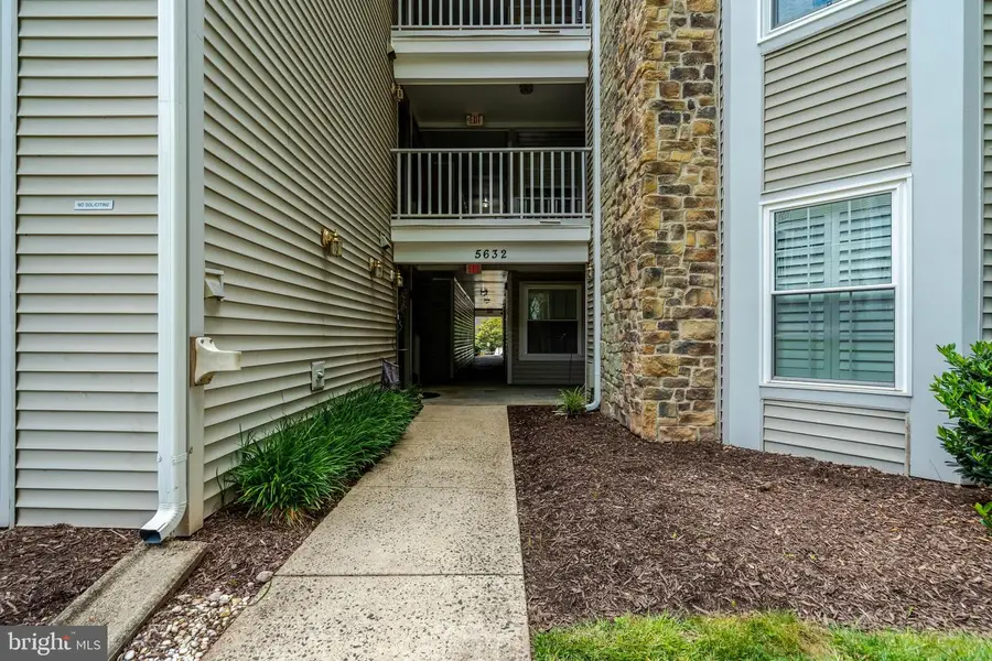5632 Willoughby Newton Dr #13, Centreville, VA 20120 - #3