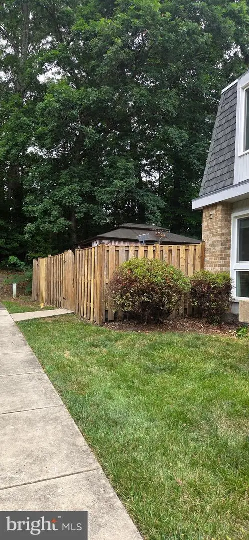 6022 Forrest Hollow Ln, Springfield, VA 22152 - #2