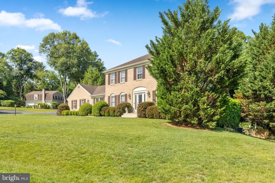 1416 Rosewood Hill Dr, Vienna, VA 22182 - #3