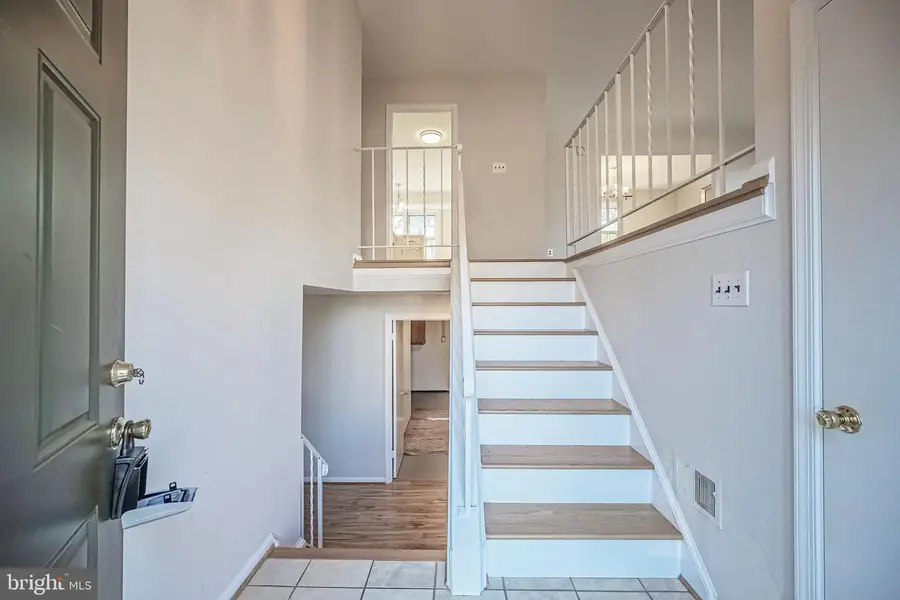 5539 Shooters Hill Ln, Fairfax, VA 22032 - #2