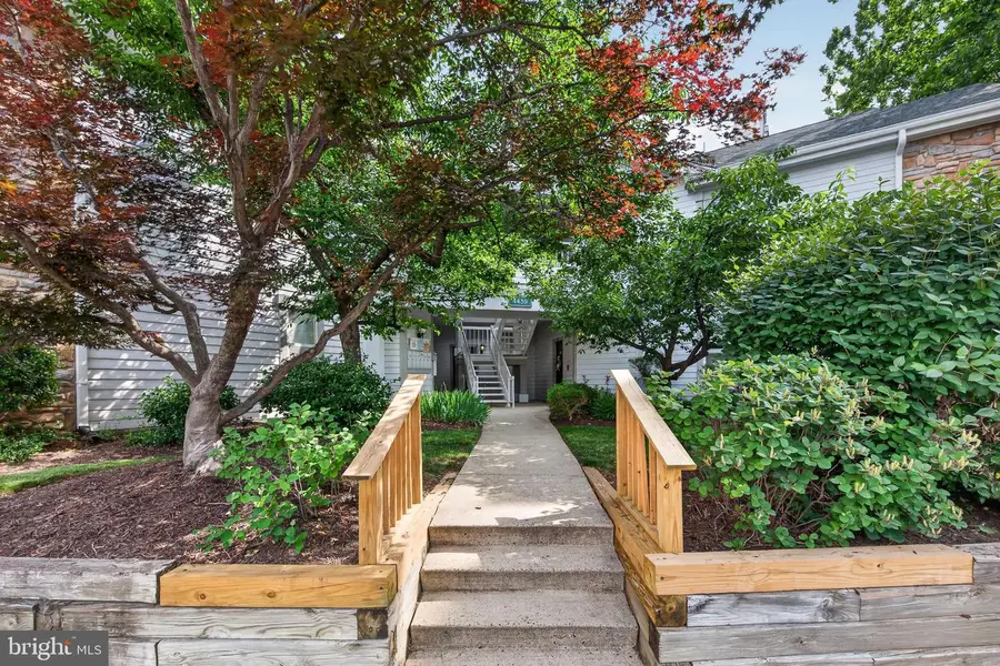4439 Fair Stone Dr #201, Fairfax, VA 22033 - #3