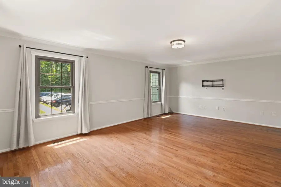 7672 Southern Oak Dr, Springfield, VA 22153 - #2