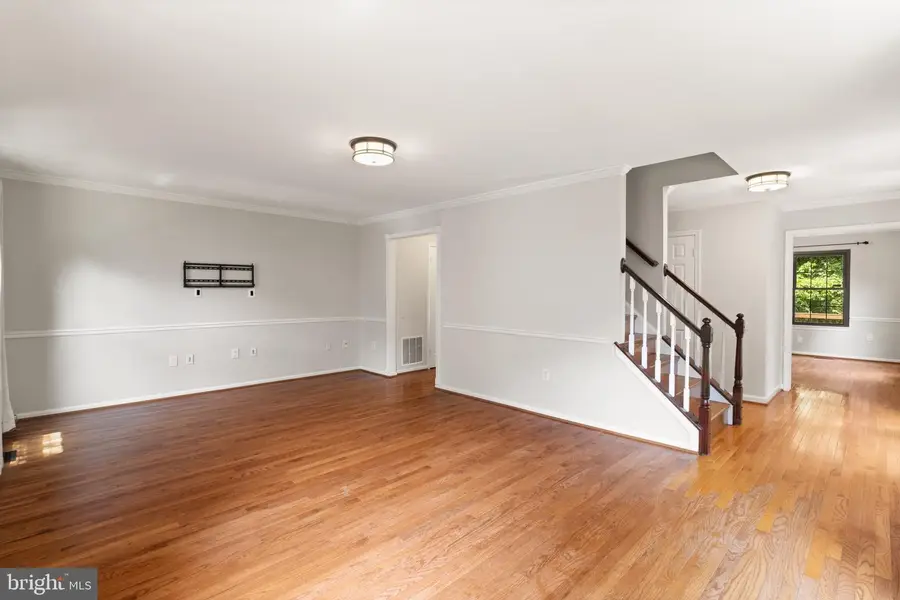 7672 Southern Oak Dr, Springfield, VA 22153 - #3