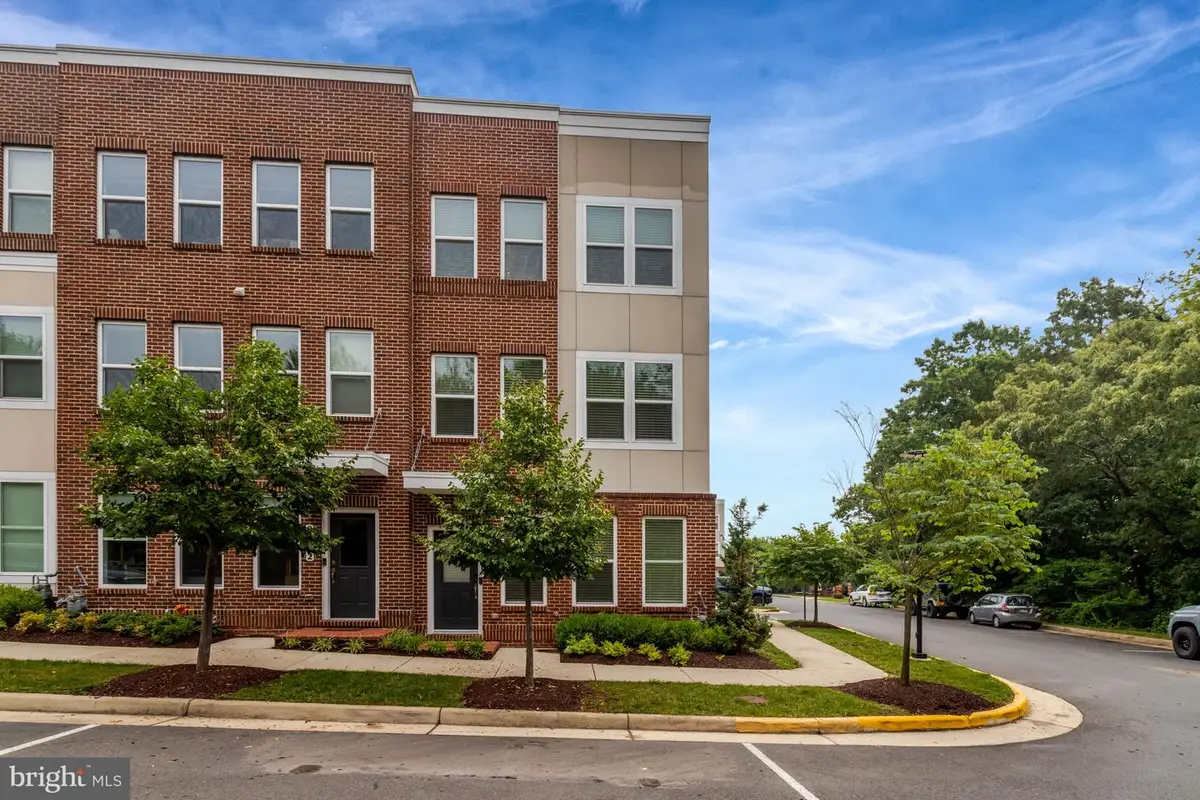 9180 Snowden Ashford Rd, Lorton, VA 22079 - #1