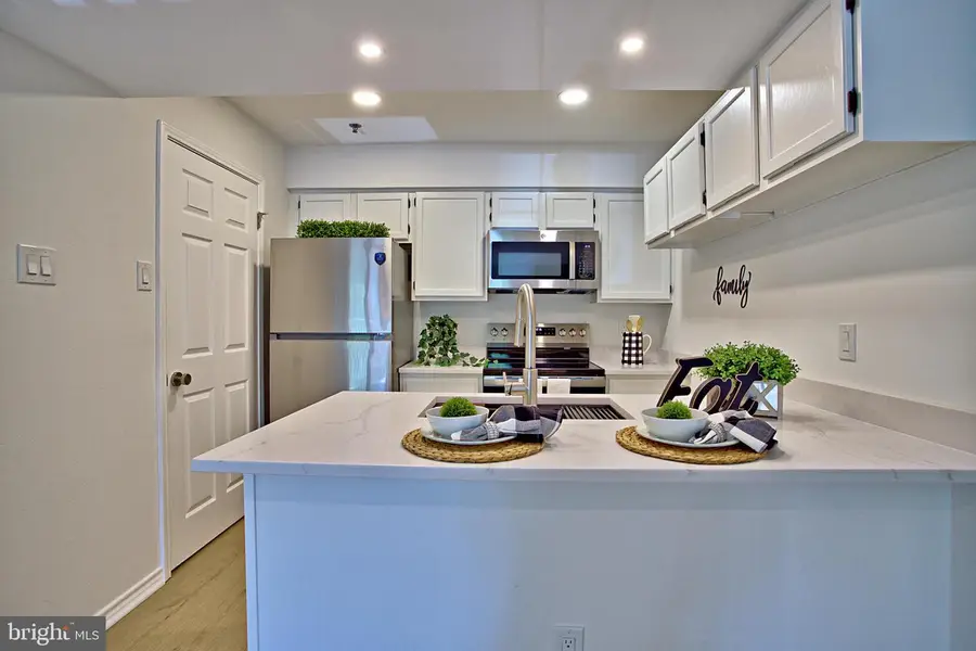 1524 Lincoln Way #211, McLean, VA 22102 - #2