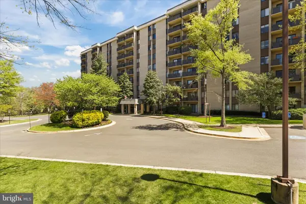 3100 S Manchester St #531, FALLS CHURCH, VA 22044