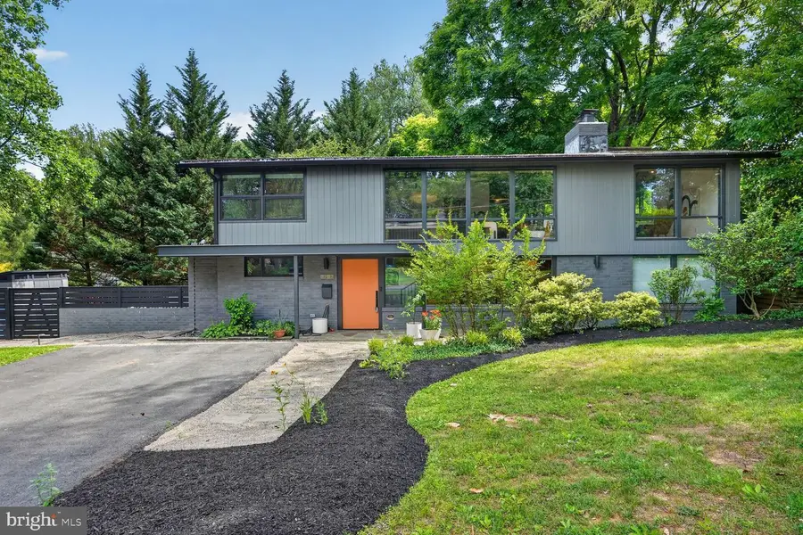 7707 Holmes Run Dr, Falls Church, VA 22042 - #2