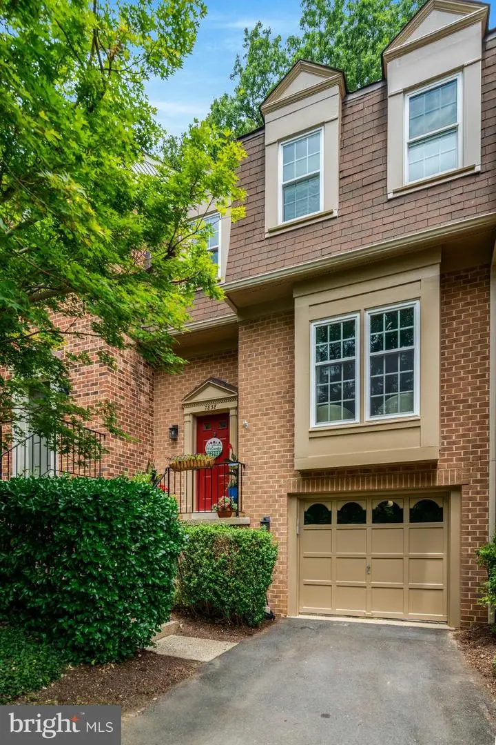 7838 Ashley Glen Rd, Annandale, VA 22003 - #2