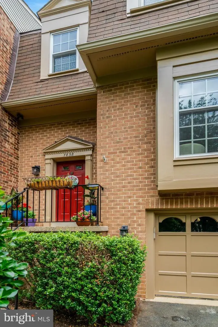 7838 Ashley Glen Rd, Annandale, VA 22003 - #3