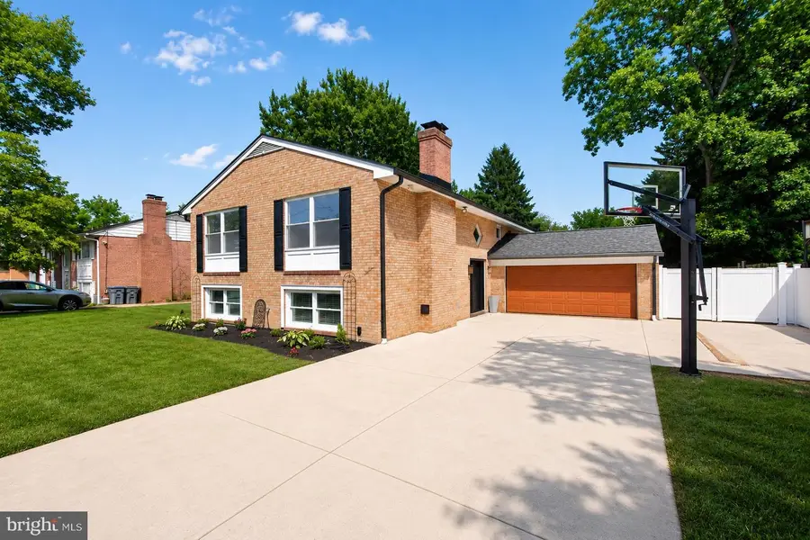 9009 Mears St, Fairfax, VA 22031 - #2