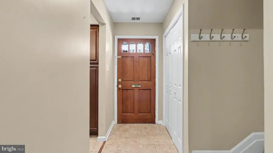 6629 Burlington Pl, Springfield, VA 22152 - #3