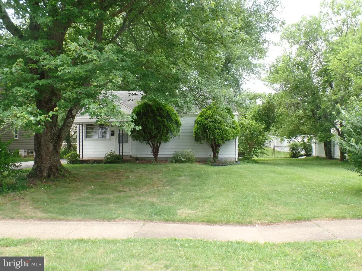 1908 Gilson St, Falls Church, VA 22043 - #1