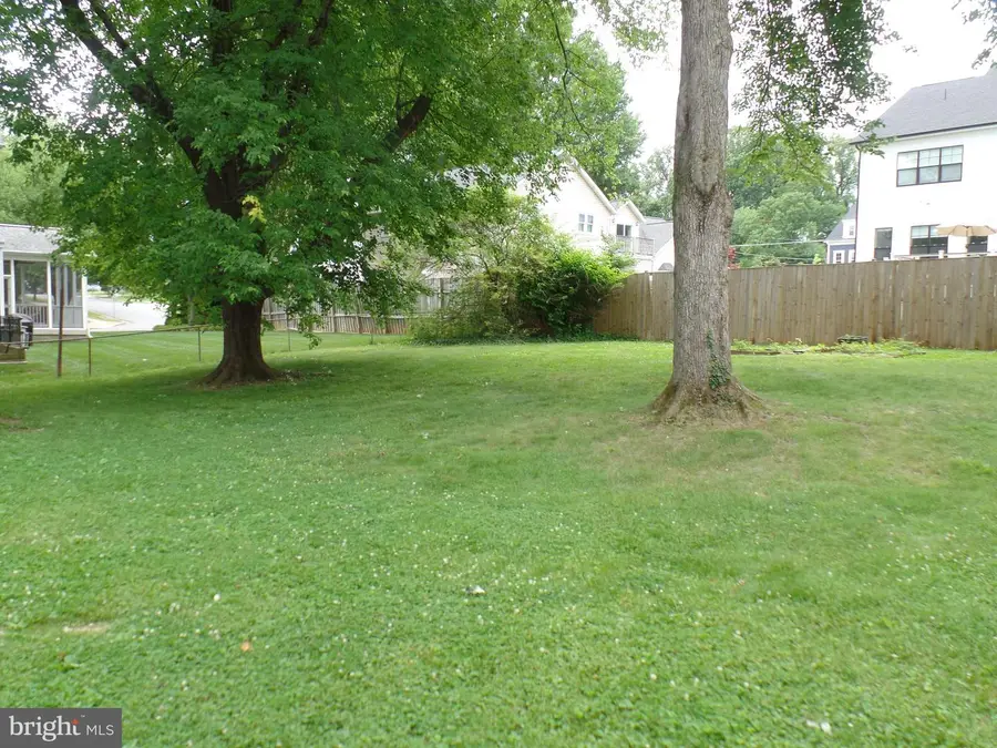 1908 Gilson St, Falls Church, VA 22043 - #3