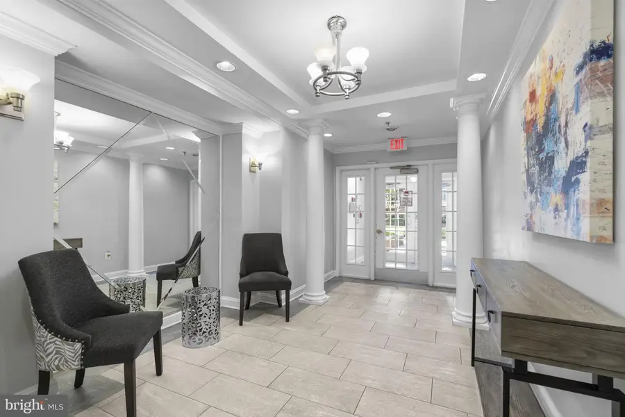 5575 Seminary Rd #102, Falls Church, VA 22041 - #3