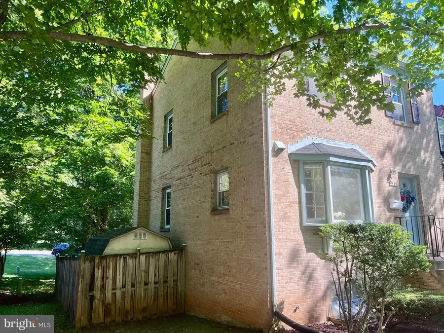 9599 Blake Park Ct, Fairfax, VA 22031 - #2