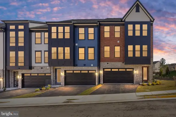 8458 Begonia Ln, LORTON, VA 22079