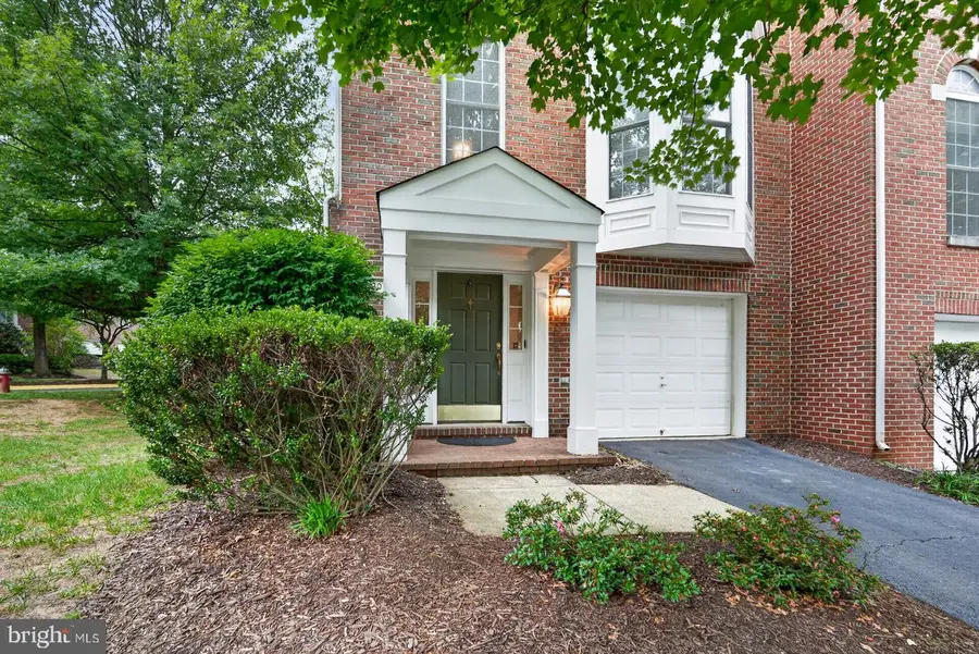 4190 Lower Park Dr, Fairfax, VA 22030 - #2