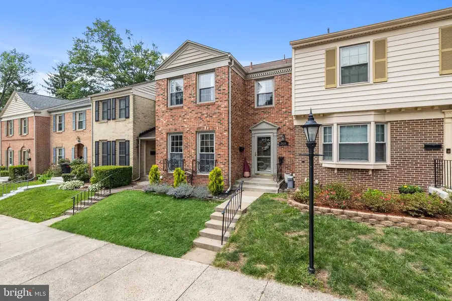 5426 Cabot Ridge Ct, Fairfax, VA 22032 - #2