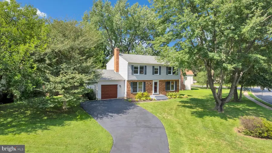 12620 Holkein Dr, Herndon, VA 20171 - #3