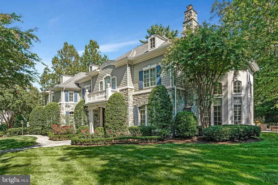 903 Douglass Dr, McLean, VA 22101 - #2
