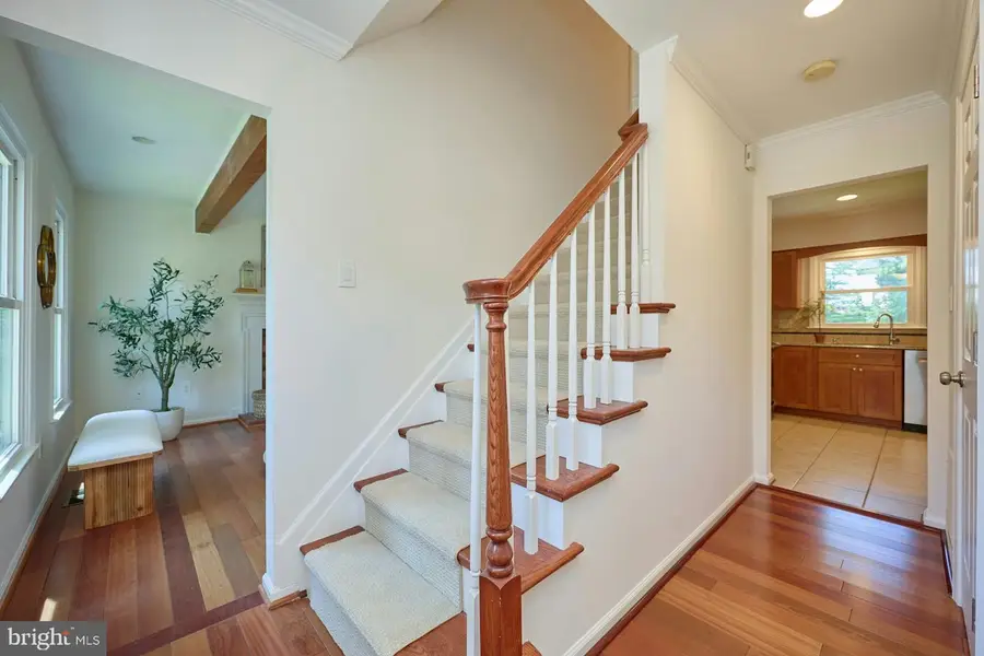 5631 Fort Corloran Dr, Burke, VA 22015 - #3