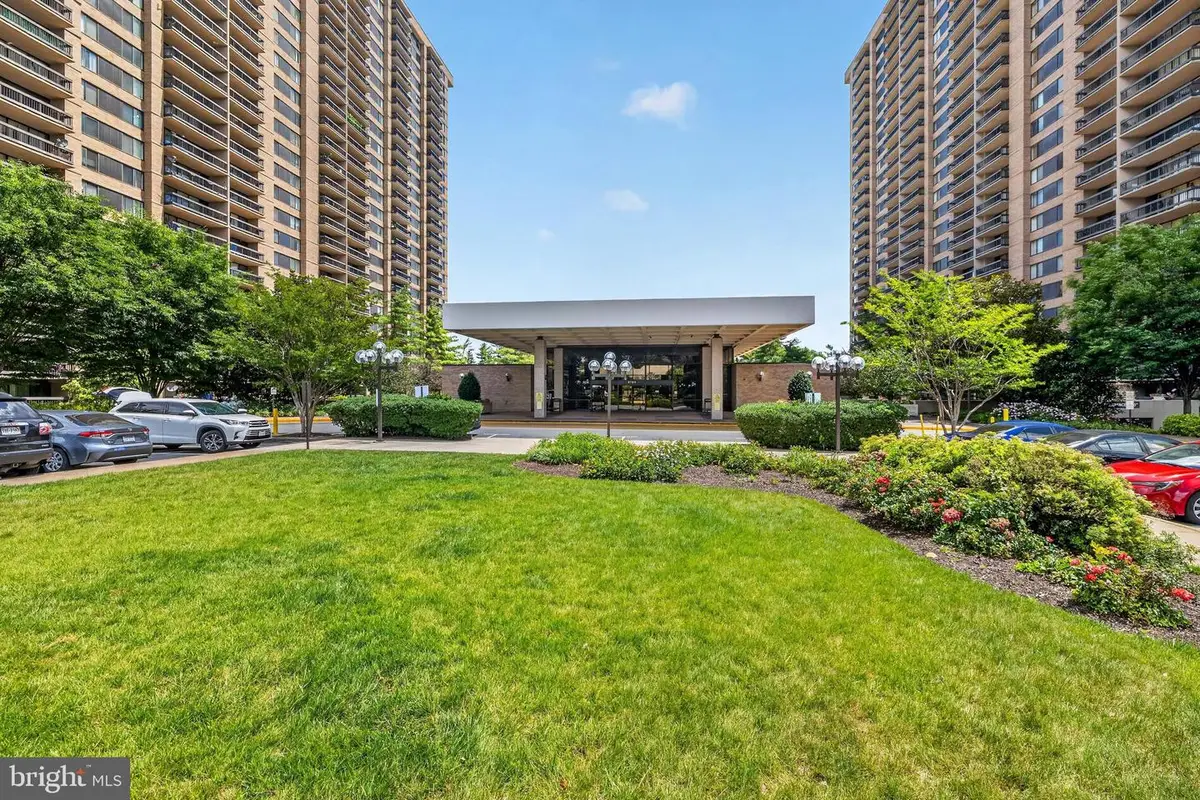 3701 S George Mason Dr #206n, Falls Church, VA 22041 - #1