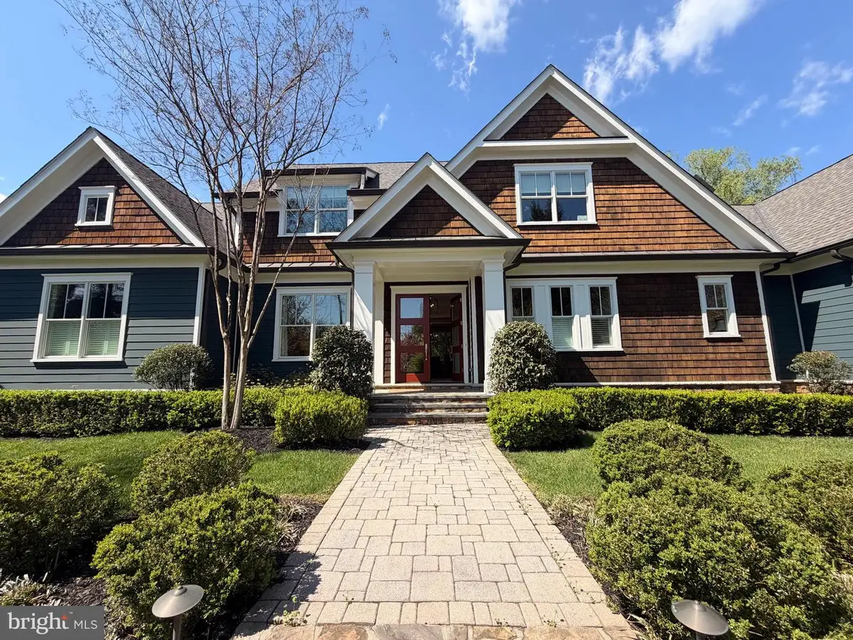 1674 Chain Bridge Rd, McLean, VA 22101 - #1