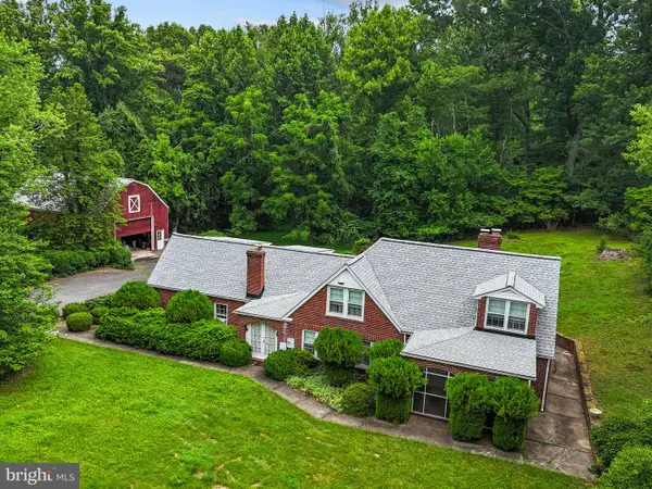 10622 Vale Rd, OAKTON, VA 22124