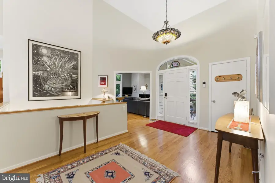 1608 Woodstock Ln, Reston, VA 20194 - #3