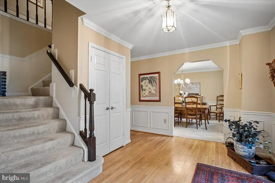 4915 Shadow Valley Dr, Fairfax, VA 22030 - #3