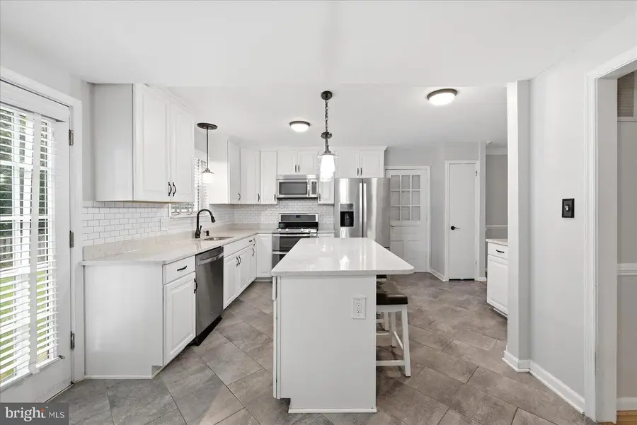 4000 Old Quarry Ter, Alexandria, VA 22306 - #2