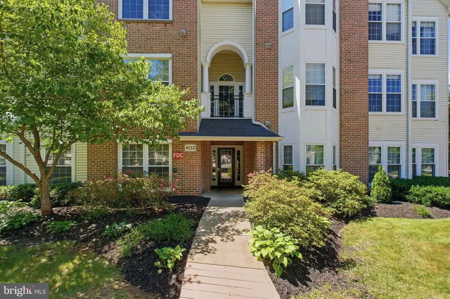 4132 Fountainside Ln #101, Fairfax, VA 22030 - #2