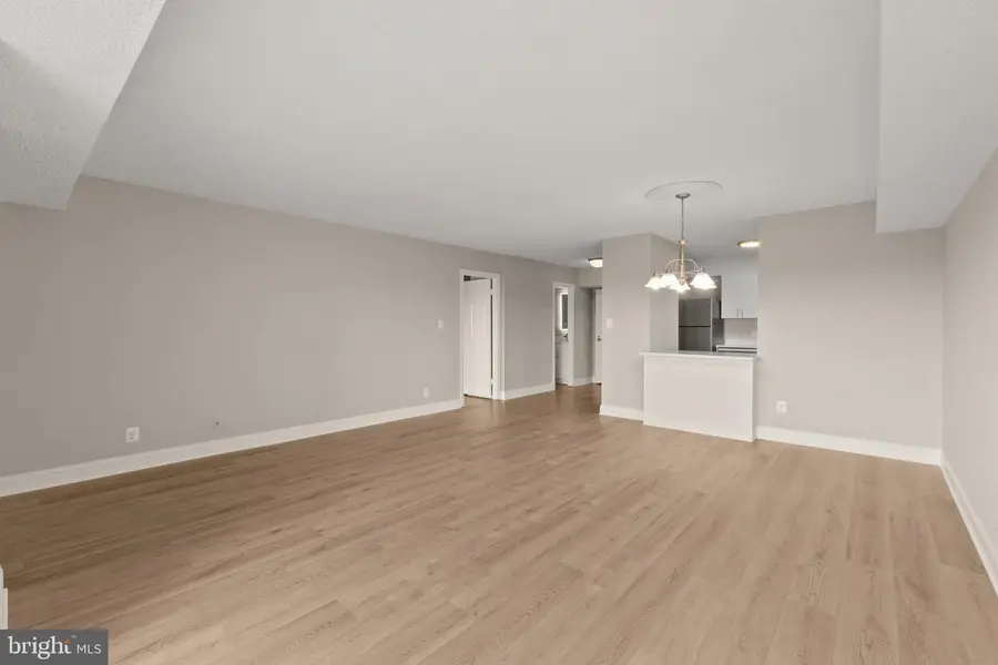 3800 Powell Ln #1218, Falls Church, VA 22041 - #3