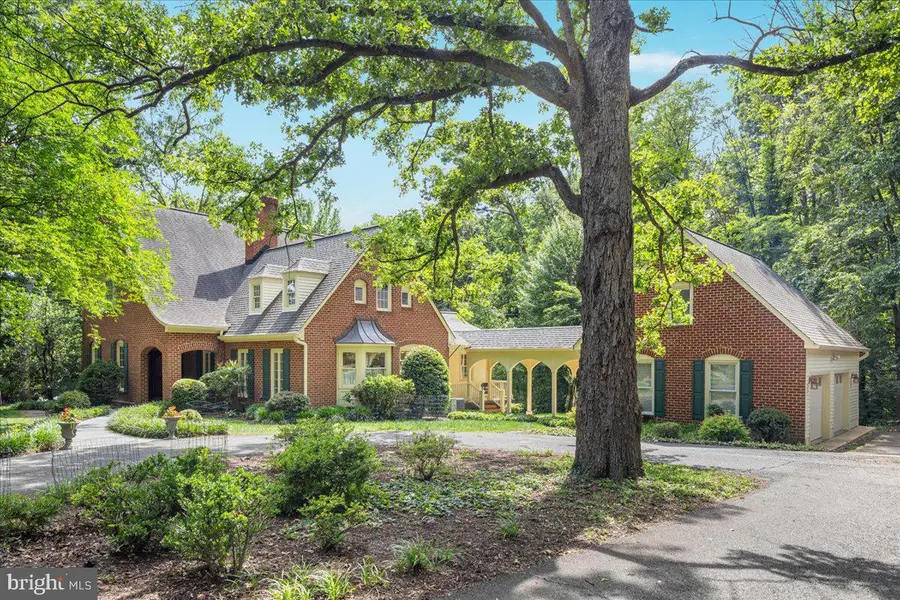 7131 Woodland Dr, Springfield, VA 22151 - #2