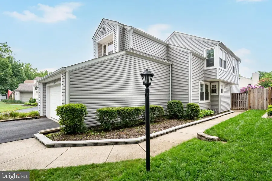 7521 Cross Gate Ln, Alexandria, VA 22315 - #3
