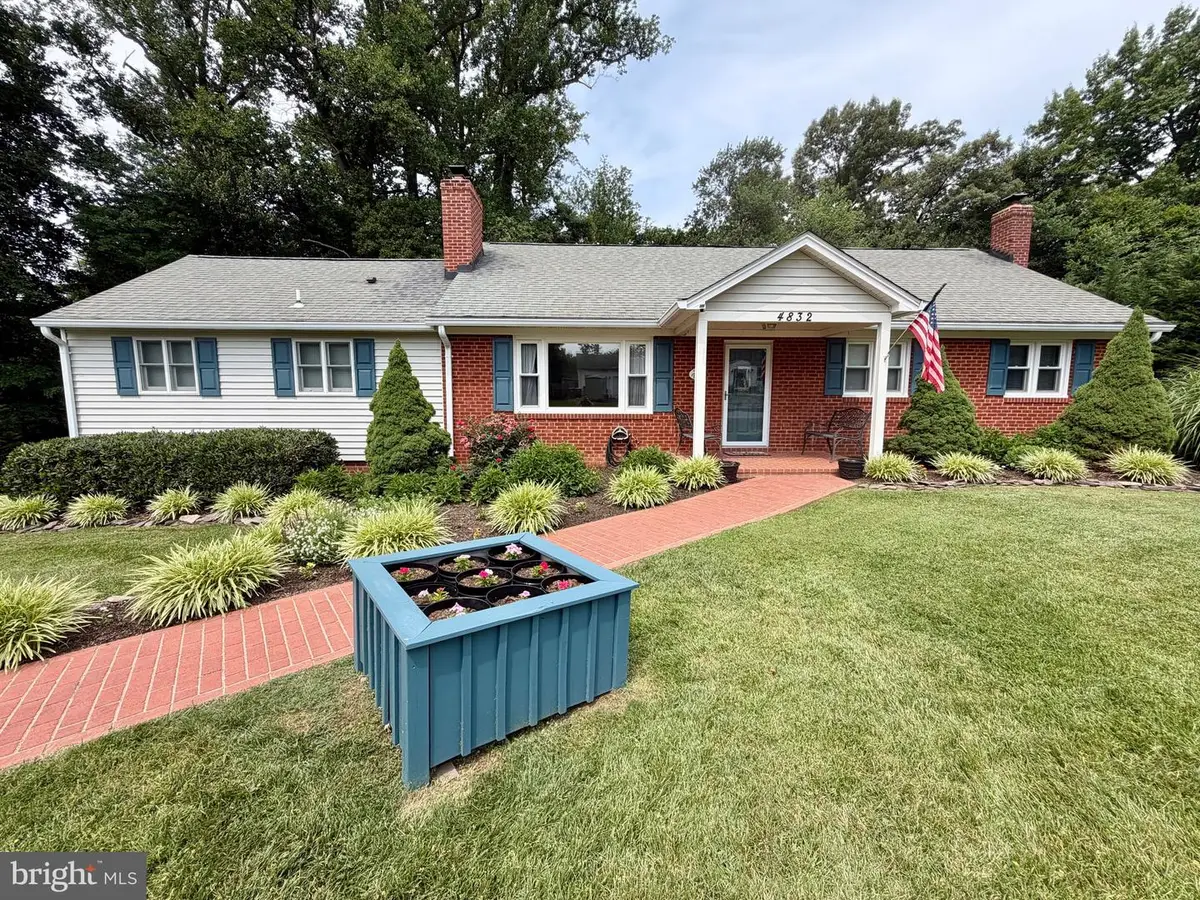 4832 Martin St, Alexandria, VA 22312 - #1