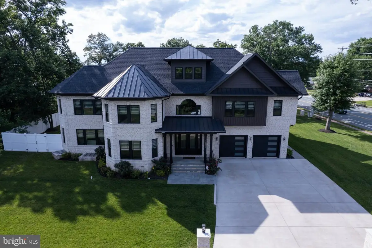 14700 Cranoke St, Centreville, VA 20120 - #1