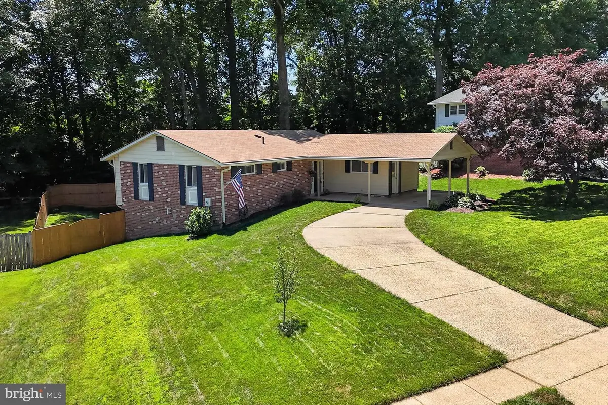 5010 Gainsborough Dr, Fairfax, VA 22032 - #1