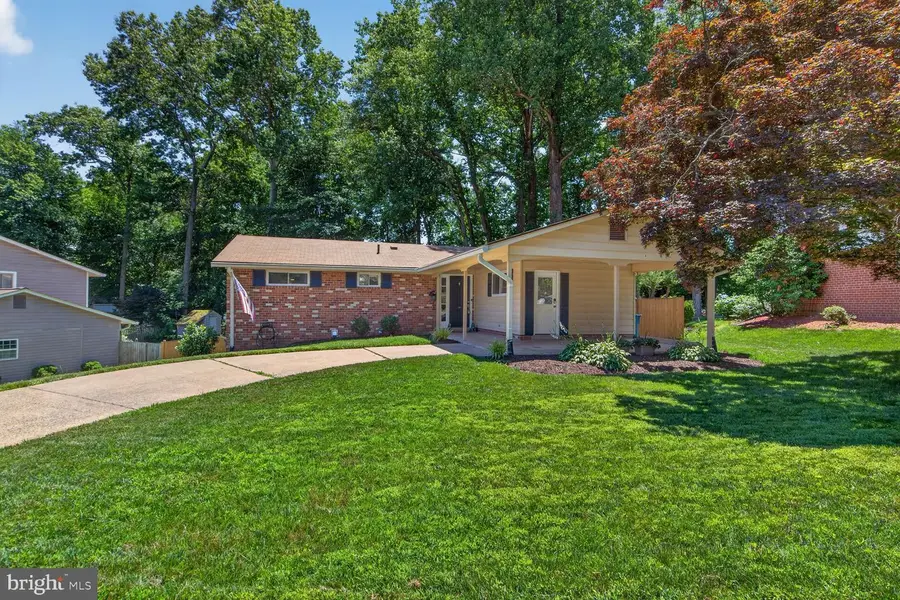 5010 Gainsborough Dr, Fairfax, VA 22032 - #2