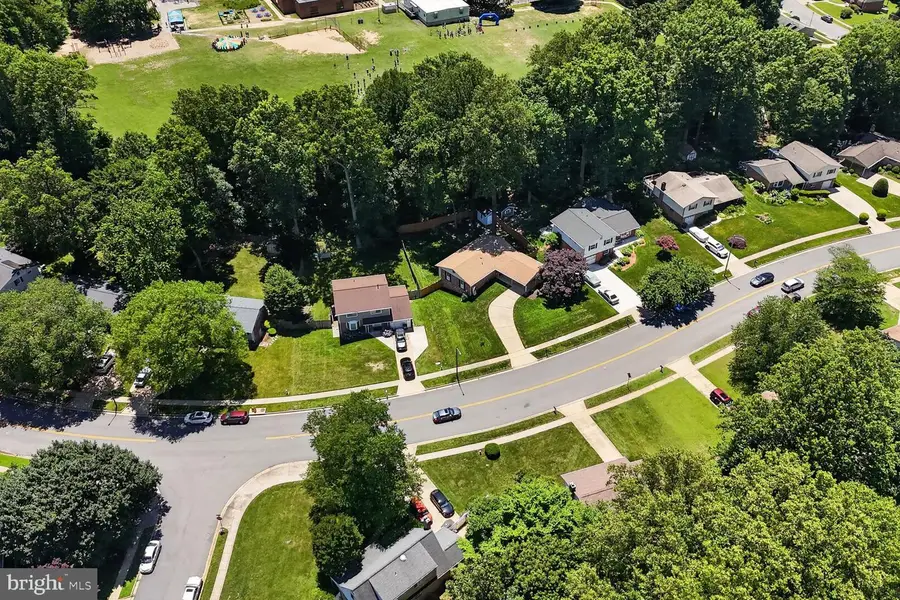 5010 Gainsborough Dr, Fairfax, VA 22032 - #3