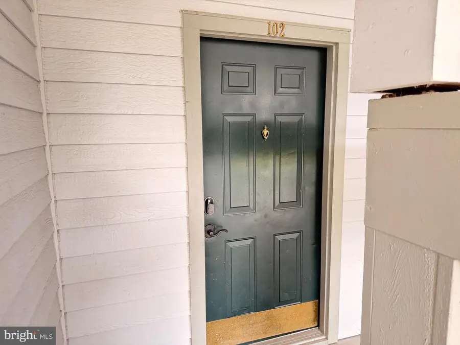4401 Fair Stone Dr #102, Fairfax, VA 22033 - #2